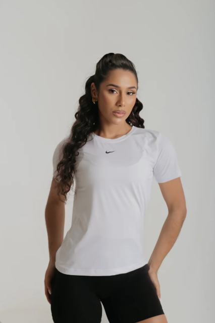 Blusa NIKE CLEAN